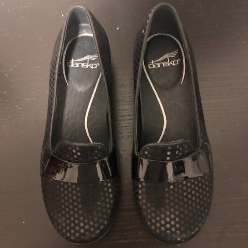 Dansko size 5 ladies flats - Picture 3 of 5